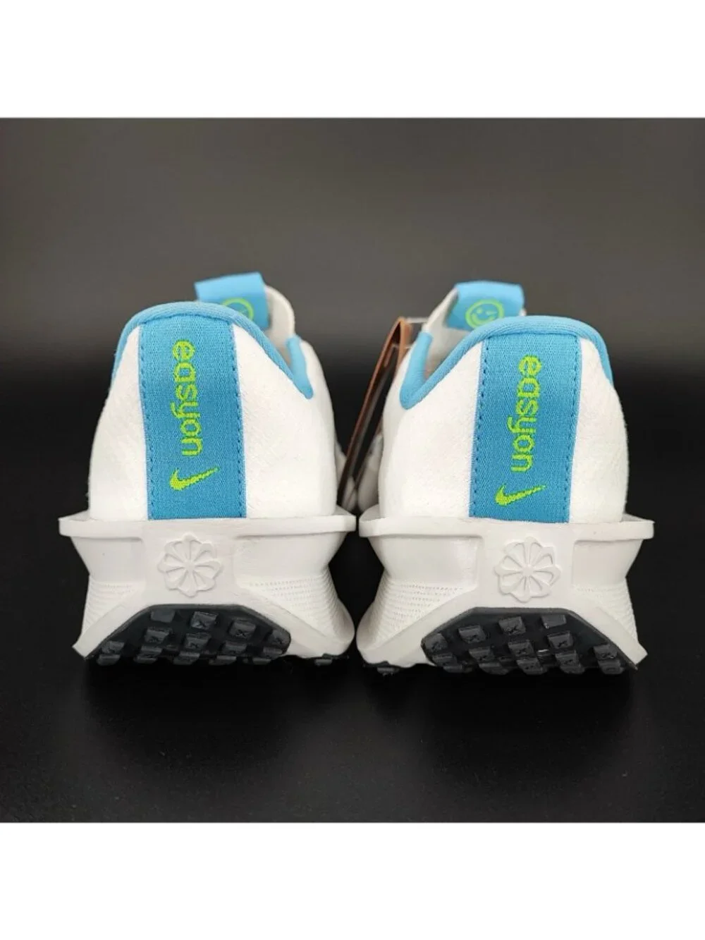 Nike Interact Run EasyOn Women's Size 8 US Running Shoes Flyknit White FV5591